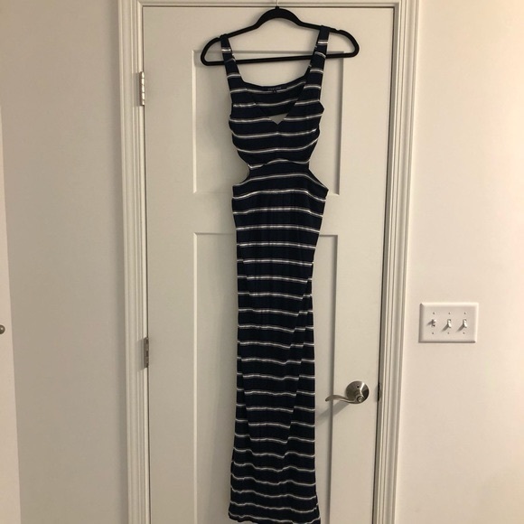 OCEAN DRIVE MAXI CUT OUT DRESS - Picture 2 of 4